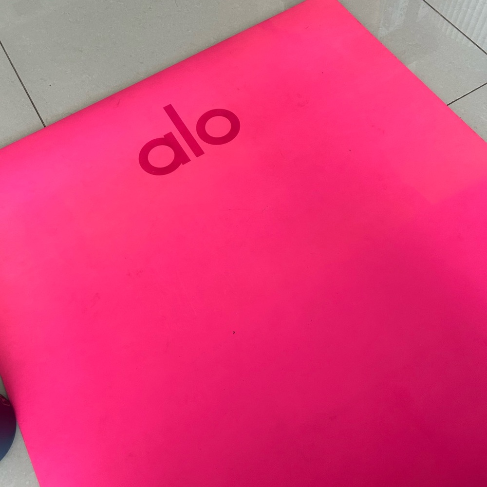 Alo yoga warrior mat